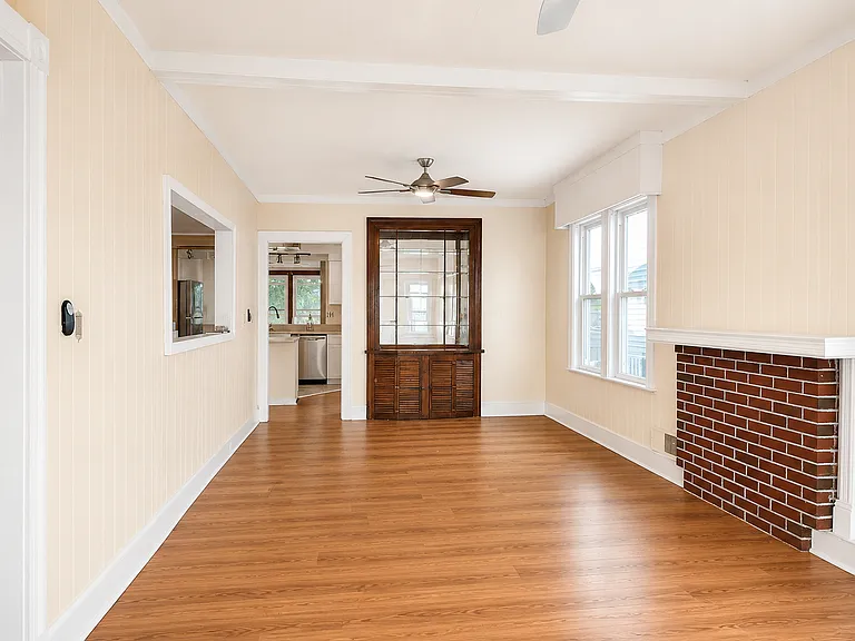 19 Blaine Ave #2 — Photo 7