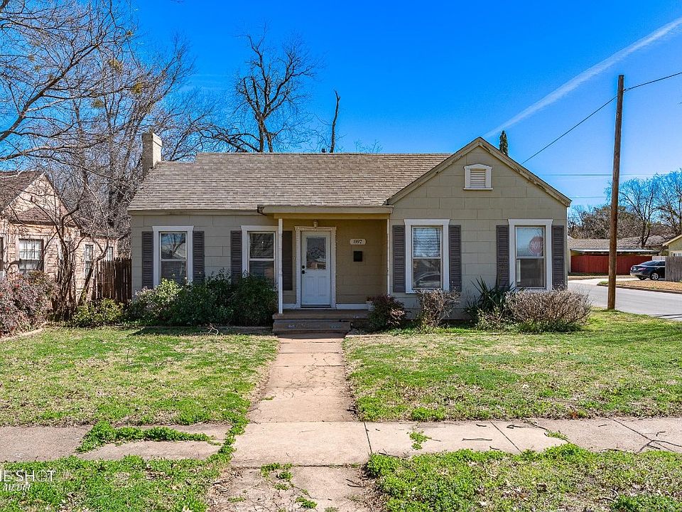 1st image of 897 Ross Ave
