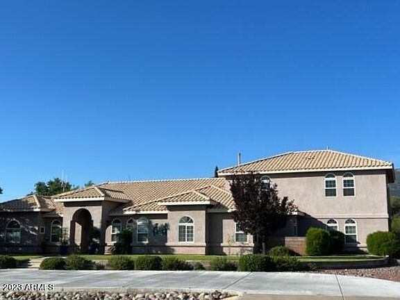 3rd image of 2706 E Choctaw Drive