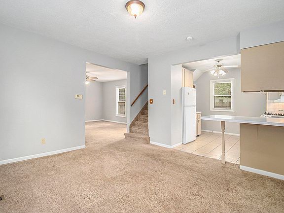 5th image of 946 S 35th St