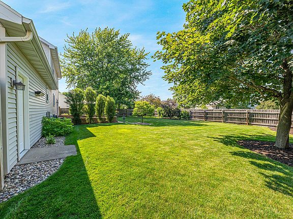5th image of W2434 Snowberry Dr