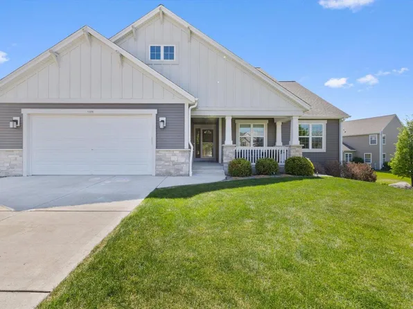 1325 Macintosh WAY, Mukwonago, WI 53149