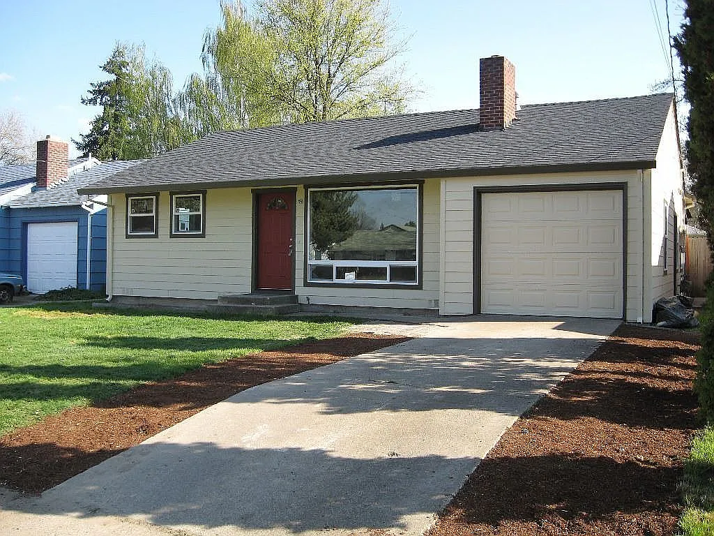1023 Murray Ave photo 1
