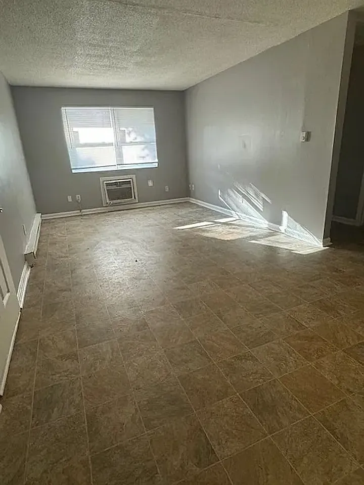 1 bed, 800 sqft, $1,250 — Photo 1