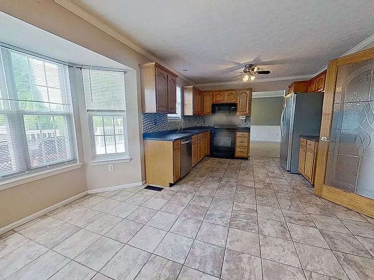 110 Hershey Cir — Photo 4