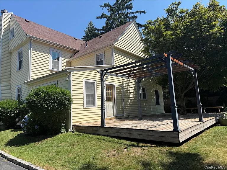 13 Walnut St — Photo 14