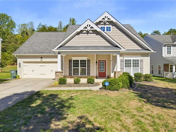 5204 Helsley Ct, Summerfield, NC 27358