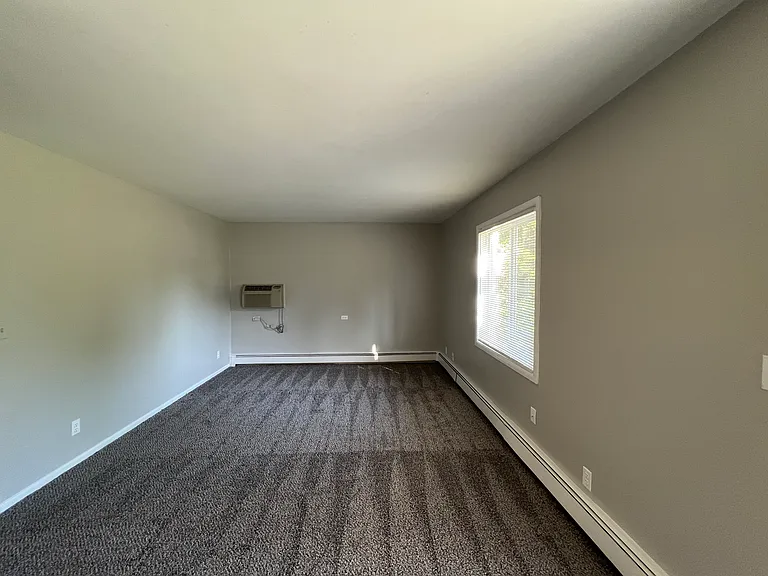 445 Shawmut Blvd NW — Photo 5