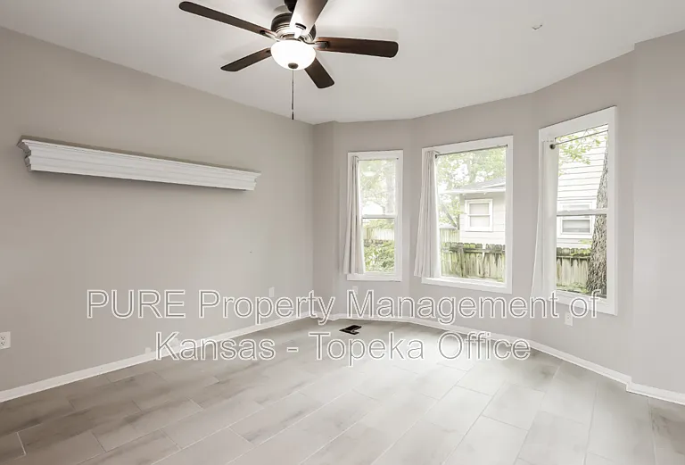 1016 SW College Ave — Photo 20