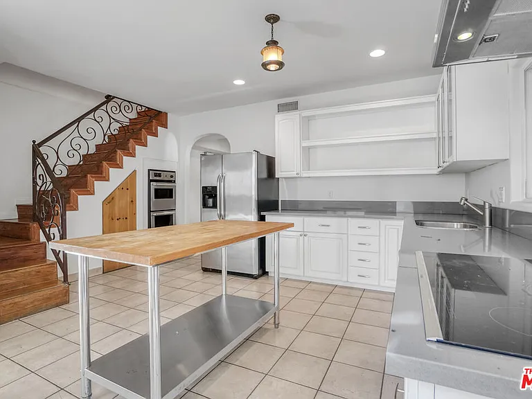 449 N Sweetzer Ave — Photo 19