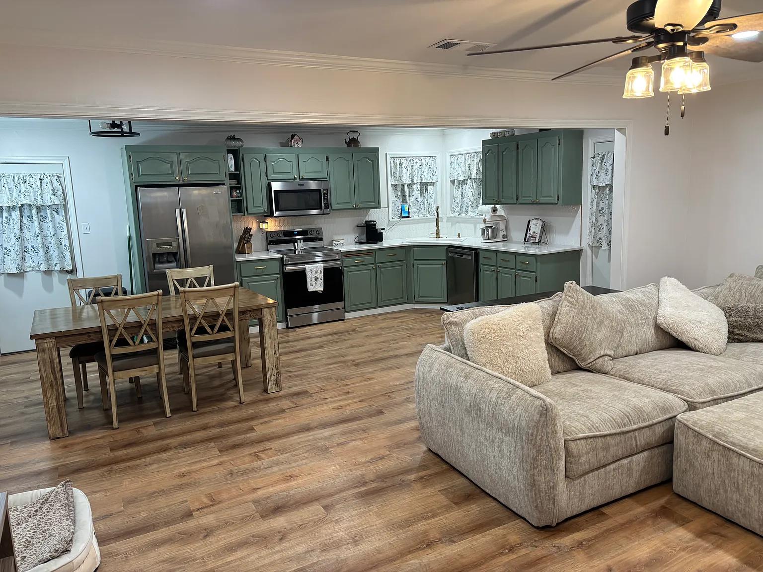 904 W Vine St — Photo 4