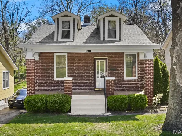 2230 Northbury Ln, Saint Louis, MO 63114