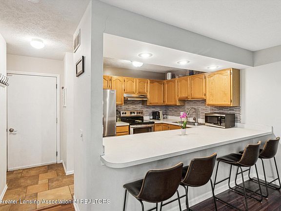 2nd image of 4119 Norfolk Ct #1