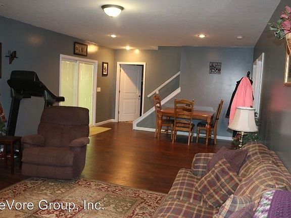4th image of 27 Crabtree Ct