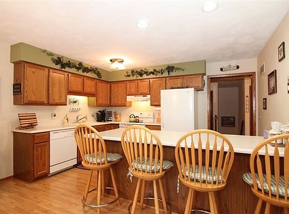 2nd image of 1622 Hanover Ct