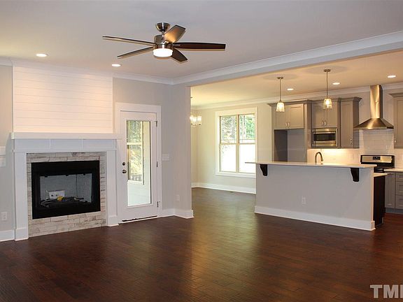5th image of 802 Highwater Pl