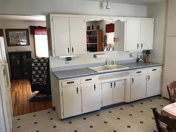 5th image of 1115 Glenny Ave