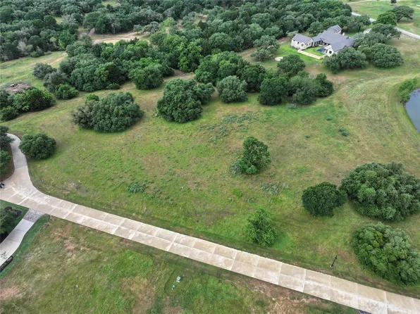 114 Red Stag Ln, Columbus, TX 78934