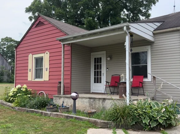 1064 W Otto Ave, Uniondale, IN 46791