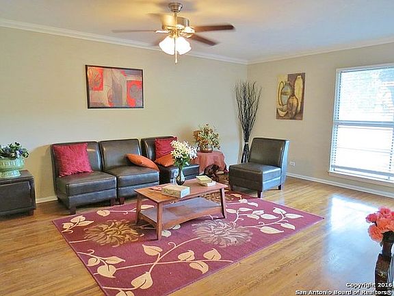 3rd image of 115 Dawnridge Dr