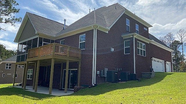 2nd image of 725 Top View Ln