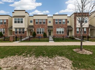 930 Station Blvd #806, Aurora, IL 60504