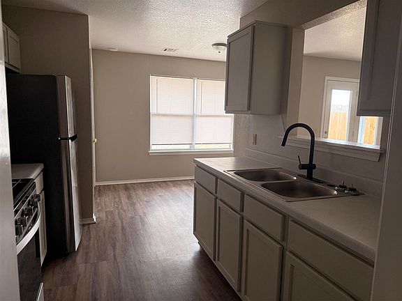 2nd image of 209 E B Ave