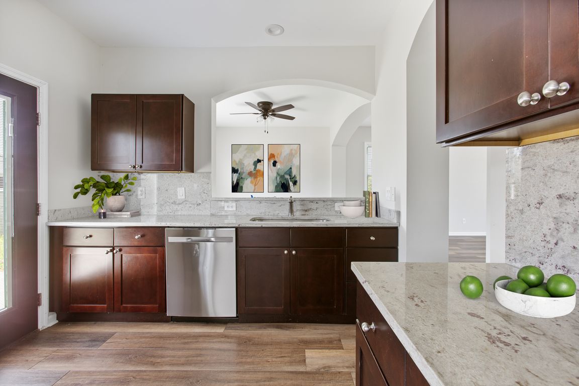 MossyWoodVS.NicoleBurbagePhoto14