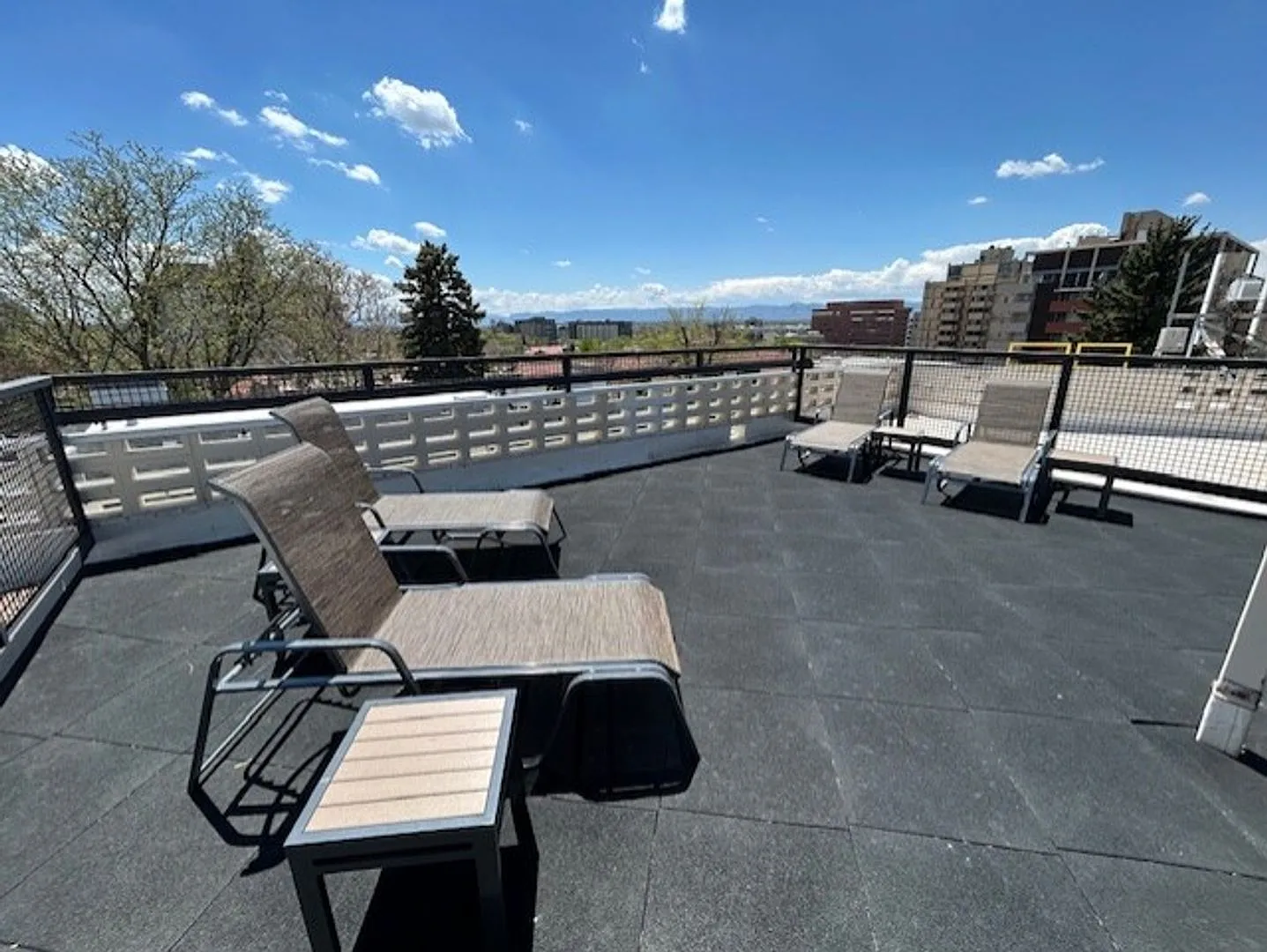 Executive Apartments — Photo 4