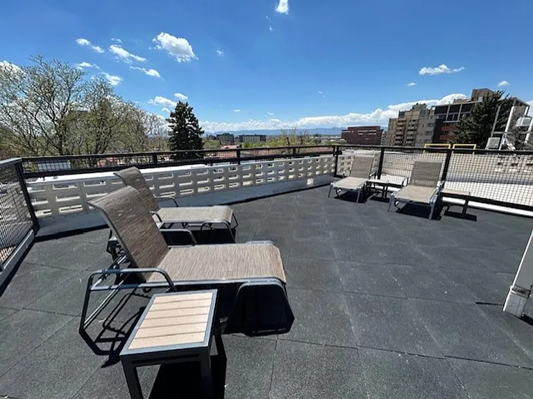 Executive Apartments — Photo 4