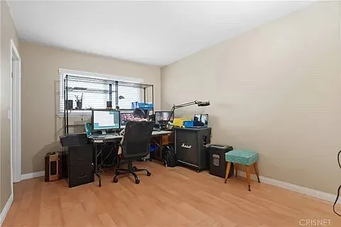 24307 La Glorita Cir — Photo 17