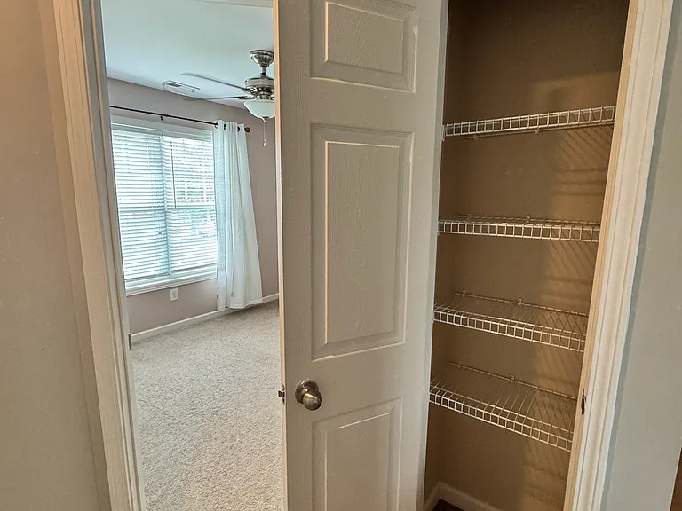 207 Bennington Dr — Photo 36