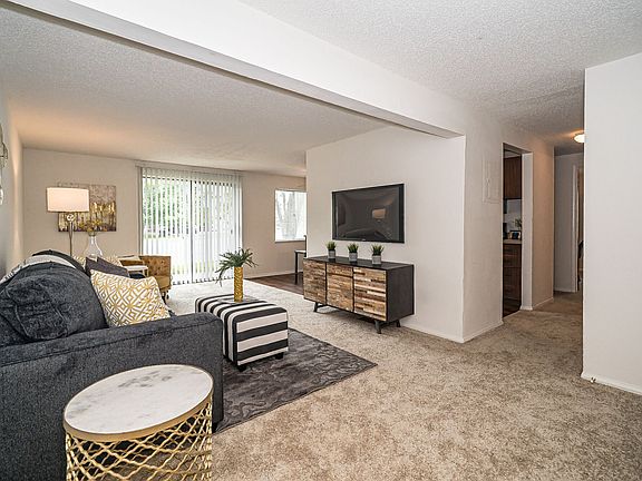 2nd image of 1040 Huntington Hill Dr #1678-B
