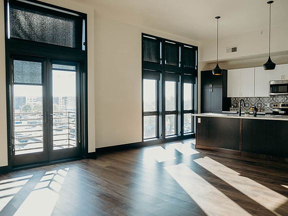 4th image of 418 S Tejon St #5d0f4ca63