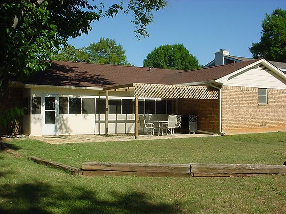 2nd image of 3204 Monties Ln