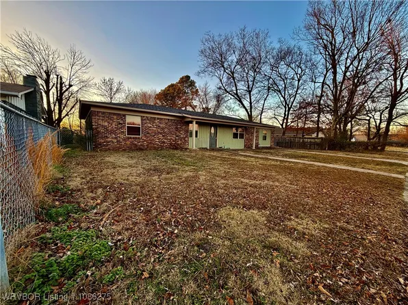 904 Short St, Muldrow, OK 74948
