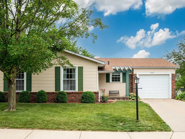 2405 W Carriage Ln, Peoria, IL 61614