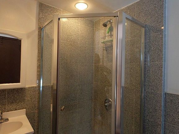 5th image of 194 Edgecombe Ave APT 1B