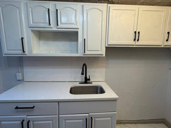 717 Arlington Ave APT 1D