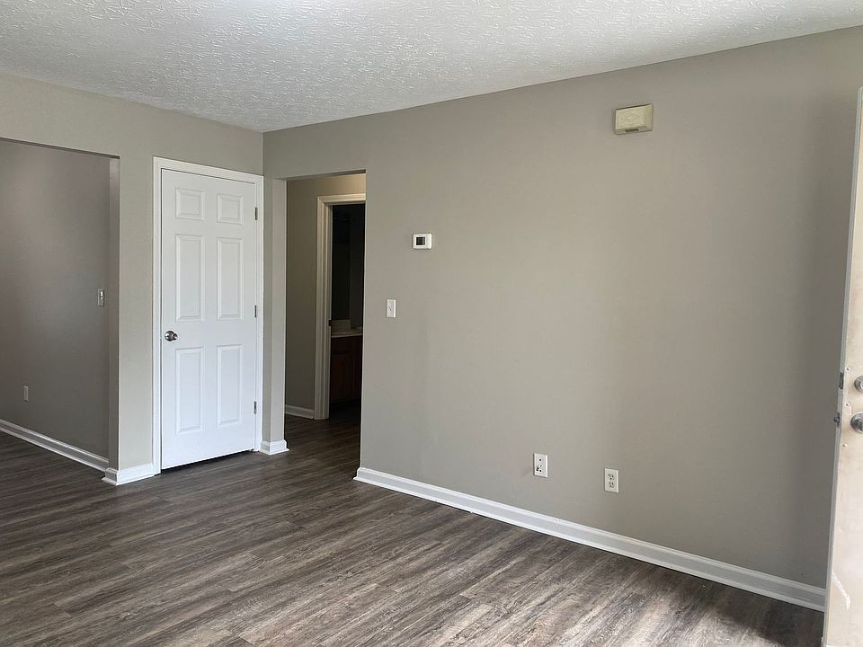 1st image of 201-389 Poplar Cir #389B
