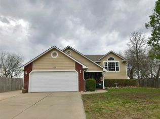 1117 N McCaskey Dr, Rose Hill, KS 67133