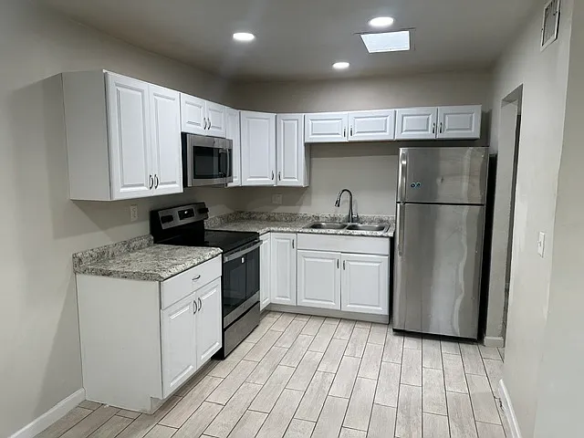 2111 E Sunland Vis — Photo 6