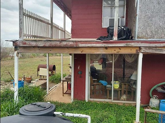 3rd image of 387 Mills Ranch Rd