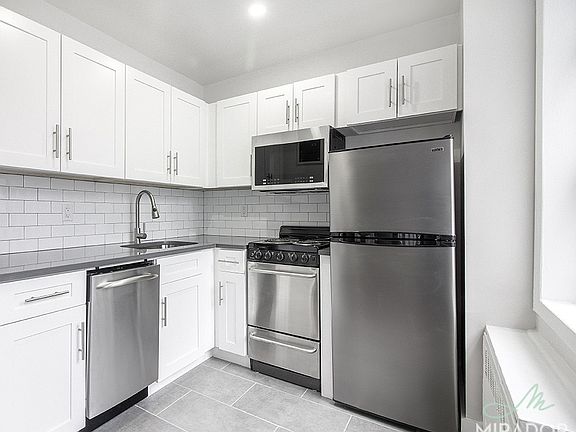 4th image of 132 E 45th St APT 9B