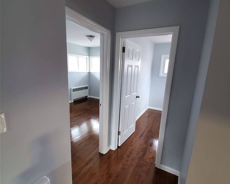 1st image of 390 Leslie Ln