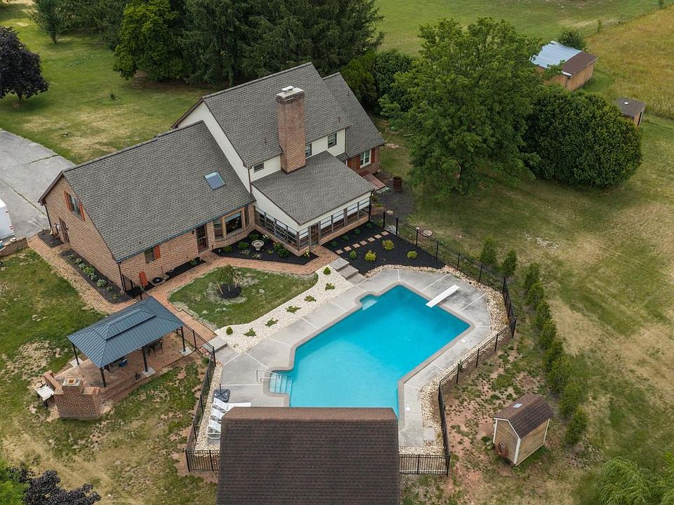 1st image of 38 Hoffman Rd
