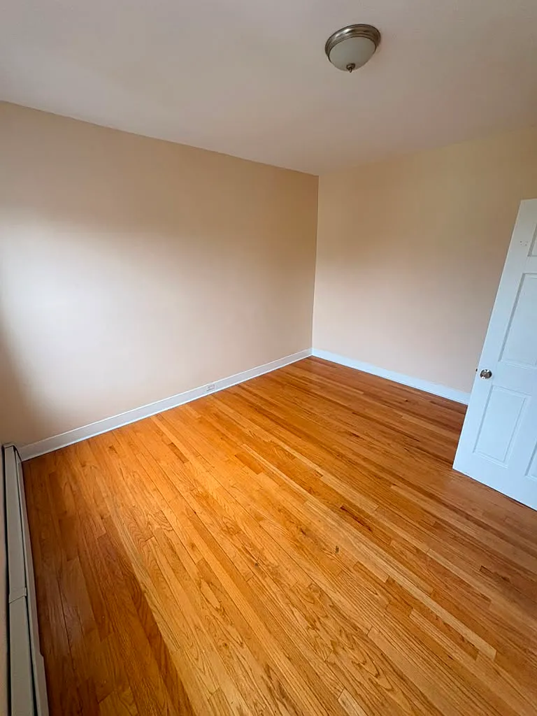 371 Blatchley Ave — Photo 1
