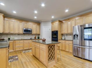 6735 Ridgefield Dr, Alpharetta, GA 30005