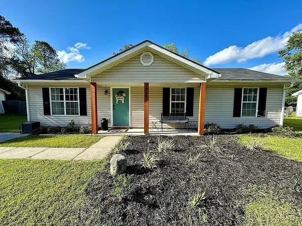 931 W Stanfill St, Hahira, GA 31632