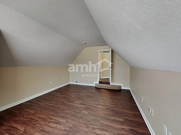 7200 Winterbek Ave — Photo 14